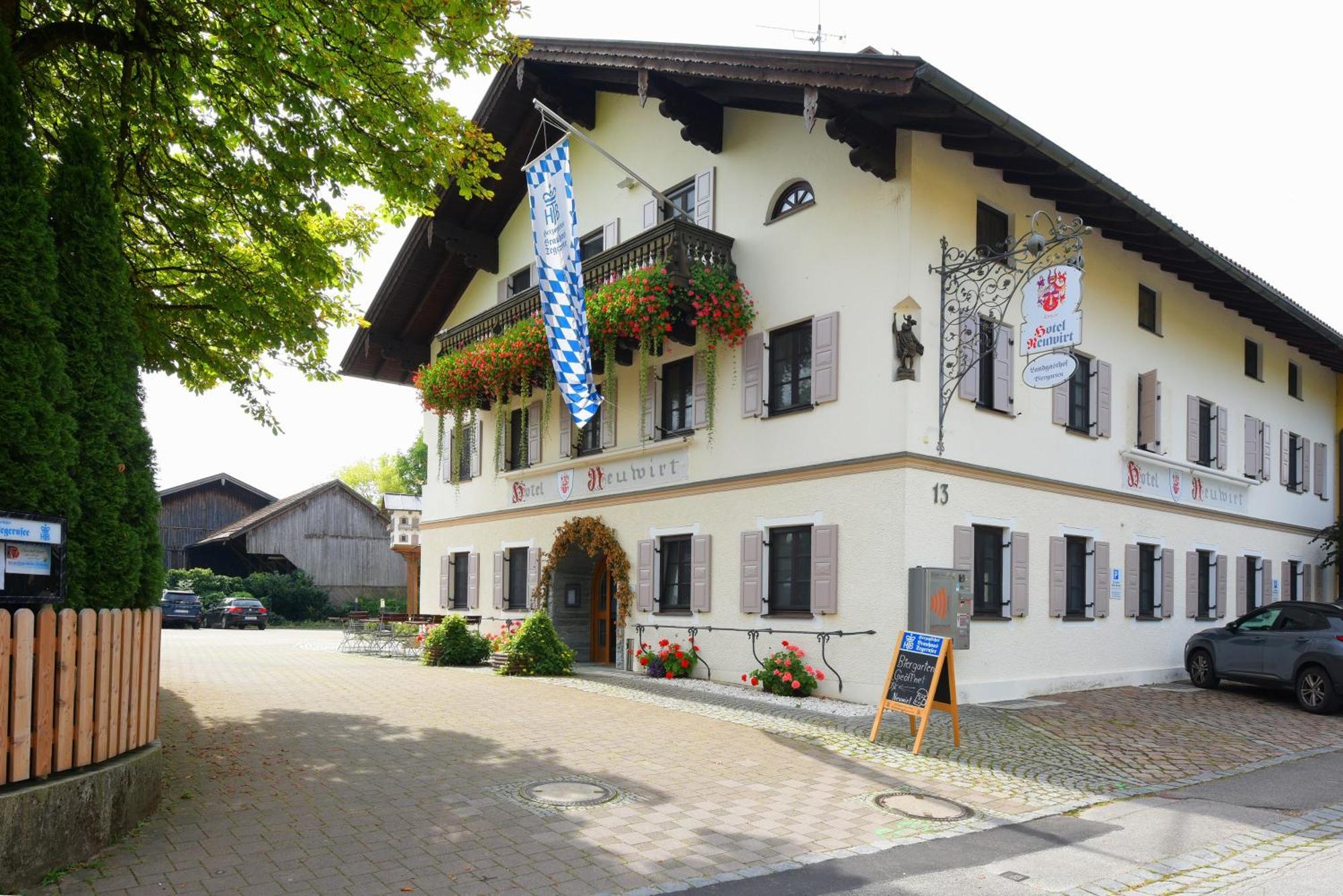 Hotel Neuwirt Sauerlach Exteriör bild