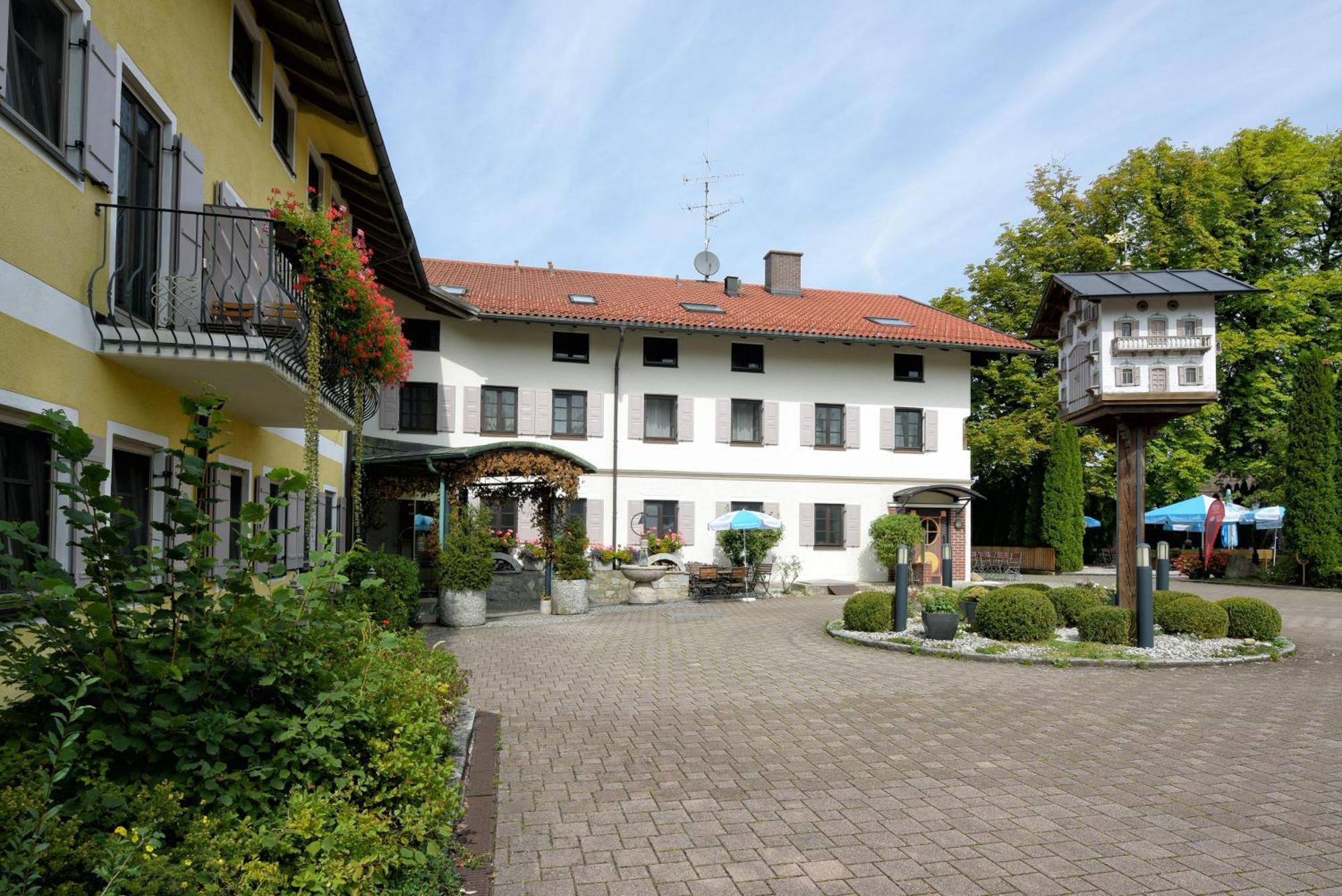 Hotel Neuwirt Sauerlach Exteriör bild